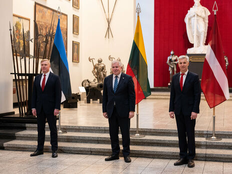 Главы минобороны Эстонии, Литвы и Латвии выступили с заявлением в поддержку Украины на фоне угроз со стороны РФ 