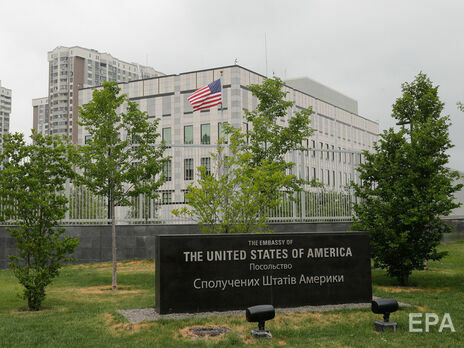 Офіційно підготовки до евакуації сімей дипломатів США не підтверджували