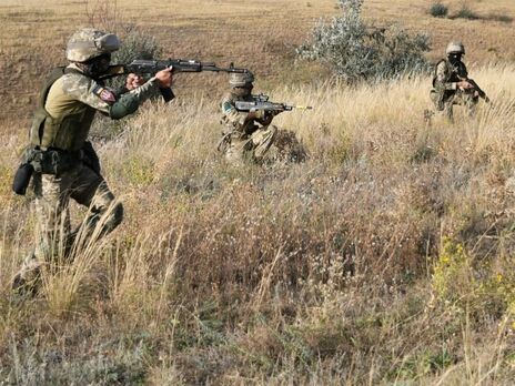 Бойовики на Донбасі п'ять разів протягом доби відкривали вогонь, двох військових ЗСУ поранено