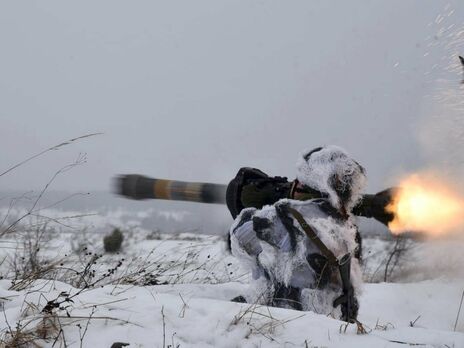 Перша група українських військових провела стрільби з британських протитанкових комплексів NLAW. Відео