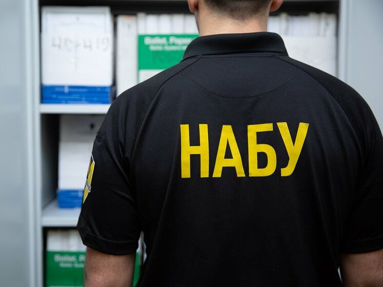 НАБУ затримало на хабарі депутата Київради від "Слуги народу", це близька до Єрмака людина, заявив Бутусов