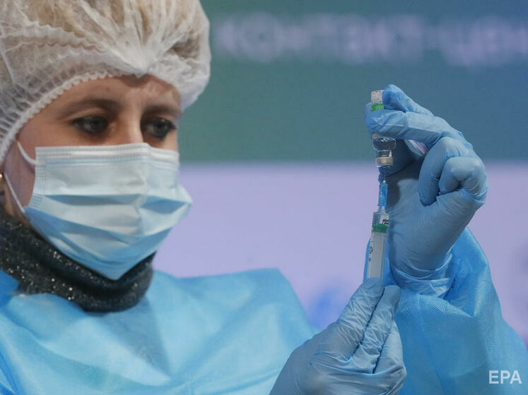 Число украинцев, получивших бустерную прививку от COVID-19, превысило 500 тыс.