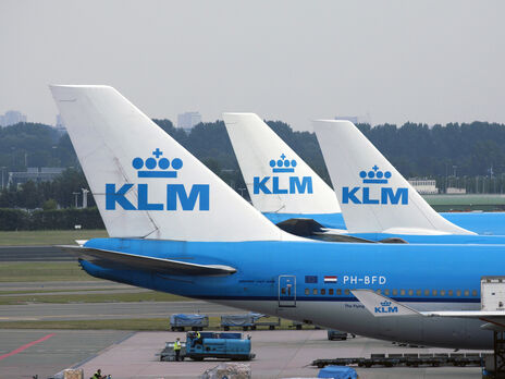 У KLM пасажирам скасованих рейсів радять звертатися по роз'яснення в МЗС Нідерландів