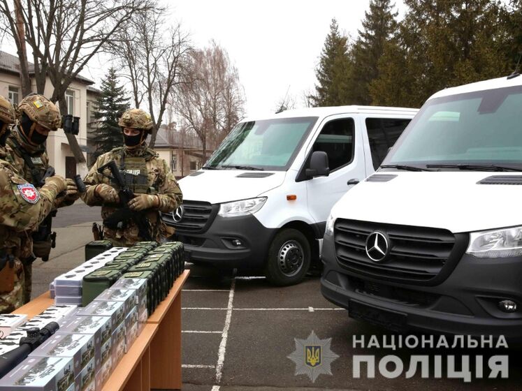 США передали украинскому КОРД автомобили и оборудование для высокоточной стрельбы