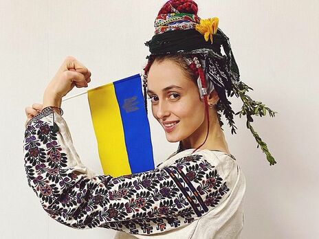 Паш 12 лютого перемогла в українському нацвідборі на "Євробачення 2022", а 16 лютого Суспільне припинило її участь через надання фальшивого документа