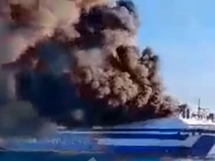 В Іонічному морі спалахнув круїзний лайнер із 237 пасажирами. Відео