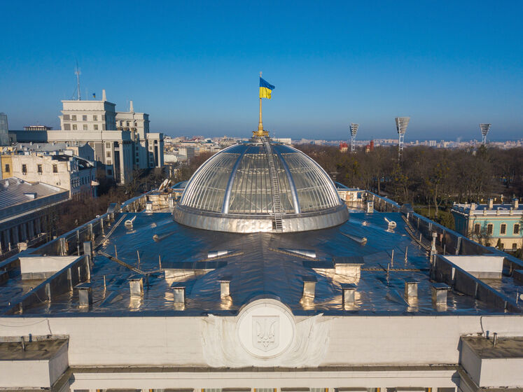 Рада проголосовала за введение военного положения в Украине