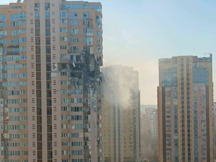 В Киеве в многоэтажку попал снаряд или ракета &ndash; МВД