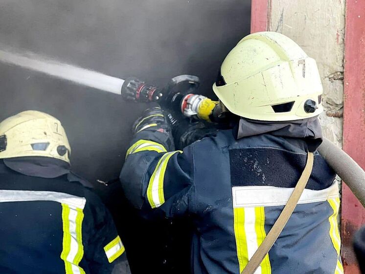 Пожежники почали гасити пожежу на Запорізькій АЕС. За попередньою інформацією, жертв та постраждалих немає