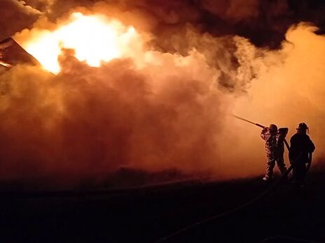 С огнем боролись более 40 спасателей