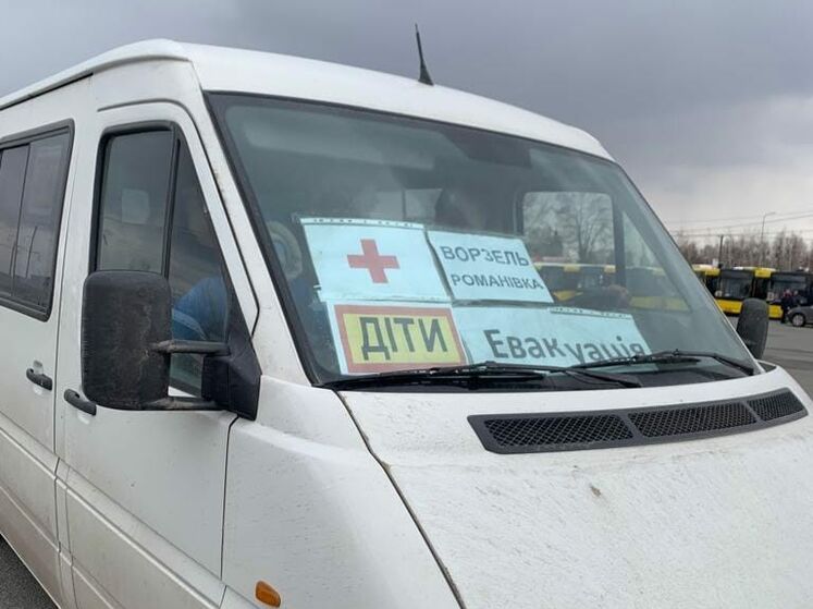 Оккупанты сорвали эвакуацию жителей Бучи и Гостомеля. Российские военные заблокировали 50 автобусов с людьми под Киевом