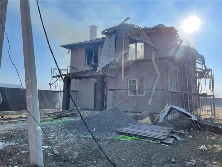 Російські окупанти обстріляли з важкої артилерії село під Києвом, де розташоване "Межигір'я"