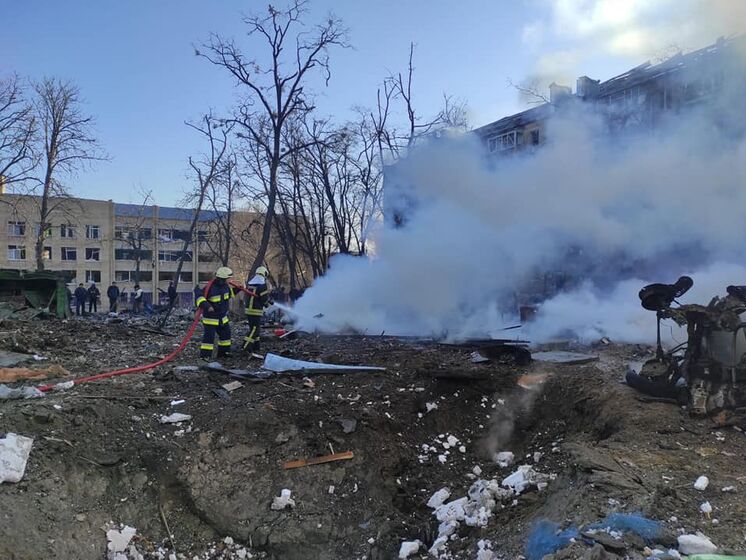 Окупанти обстріляли житловий квартал у Подільському районі Києва, є загиблий