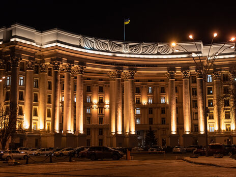 Украина высылает практически весь состав посольства Беларуси – МИД