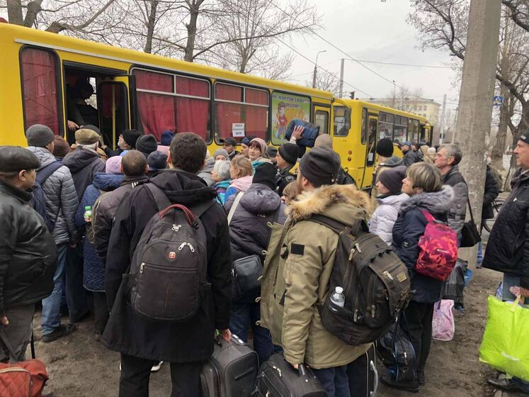 На 2 квітня в Офісі президента України анонсували сім гуманітарних маршрутів у трьох областях