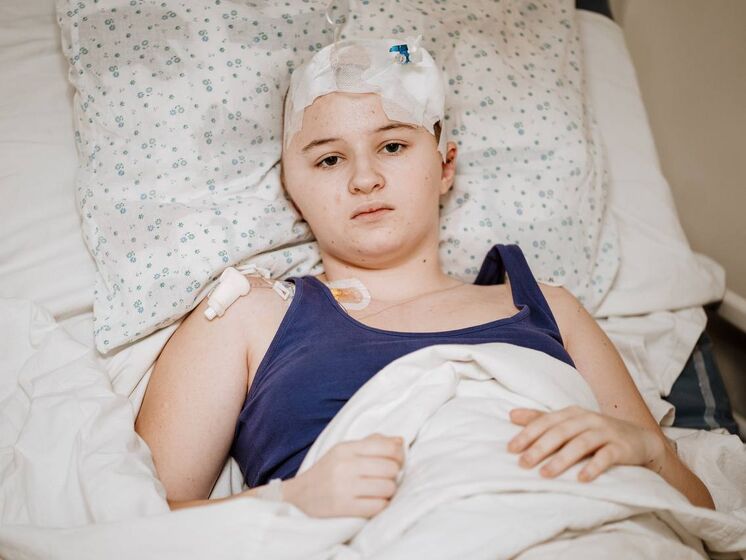 Лікарі київського "Охматдиту" дістали уламок російського снаряда з голови 13-річної дівчинки