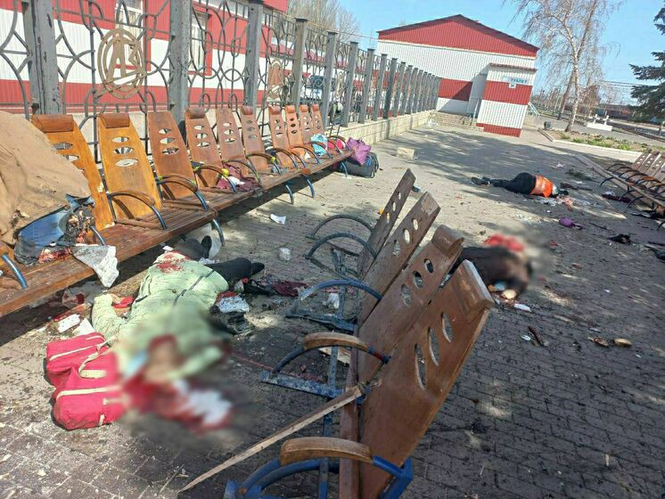 50 загиблих, із них п'ятеро дітей. Голова Донецької ОВА опублікував оновлені дані щодо загиблих на вокзалі в Краматорську