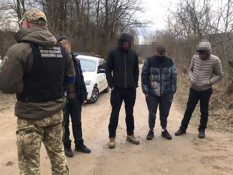 Пограничники рассказали, как мужчины пытаются пересечь границу Украины