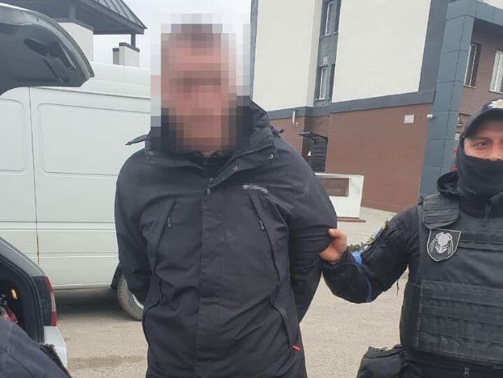 В Ровно полиция задержала россиянина, который, вероятно, вез взрывчатку. Он "спалился" на слове "паляниця"