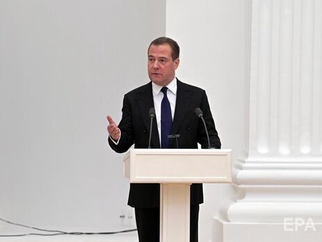 Если Финляндия и Швеция станут членами НАТО, то протяженность сухопутных границ Альянса с РФ "вырастет более чем вдвое", посчитал Медведев