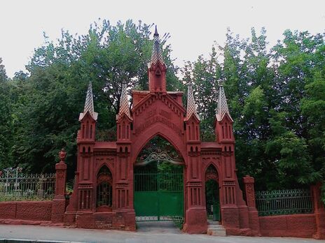 В КГГА попросили киевлян не посещать кладбища в период военного положения