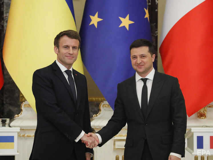 Макрон підтвердив Зеленському готовність Франції зробити внесок в угоду про гарантії безпеки України