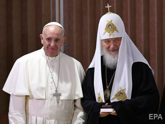 Папа римський закликав патріарха Кирила "не опускатися до путінського вівтарного служки"