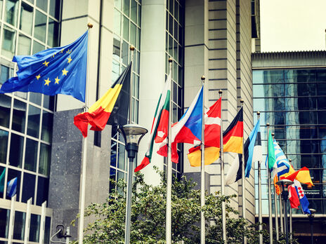 За даними Bloomberg, Єврокомісія наприкінці травня може ухвалити рішення, що розширюють зовнішню енергетичну взаємодію ЄС