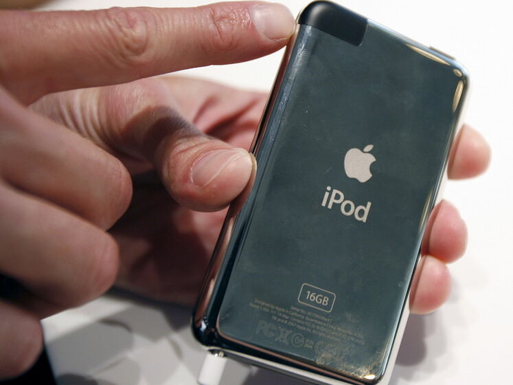 Apple припиняє виробництво плеєра iPod