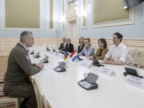 Віталій Кличко зустрівся з міністрами закордонних справ Німеччини та Нідерландів Анналеною Бербок та Вопке Гукстрою