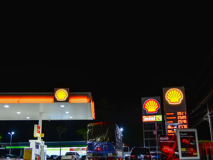 Нафтогігант Shell продає мережу АЗС у Росії "Лукойлу"