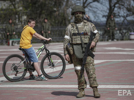 Окупанти залякують місцеве населення на тимчасово захоплених територіях України, зазначили в ГУР