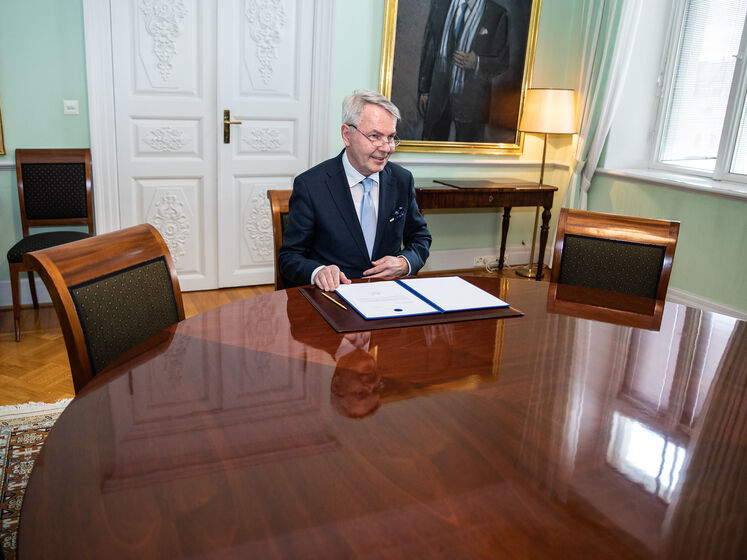 Глава МИД Финляндии подписал заявку на вступление страны в НАТО