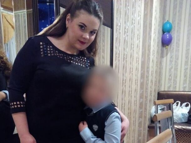 ЗМІ знайшли дружину окупанта, яка виявляла бажання "вирізати зірки на спинах" українських дітей. Вона працювала у дитячій лікарні