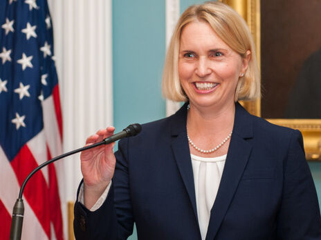 Брінк останні роки була амбасадоркою США у Словаччині