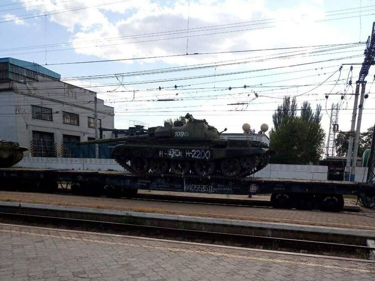 Ешелон застарілих танків Т-62, який окупанти зняли з консервації, прибув до Мелітополя – Запорізька ОВА