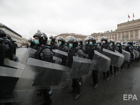 Для поїздки в Луганську область набирають силовиків із підрозділів, що спеціалізуються на розгоні мітингів