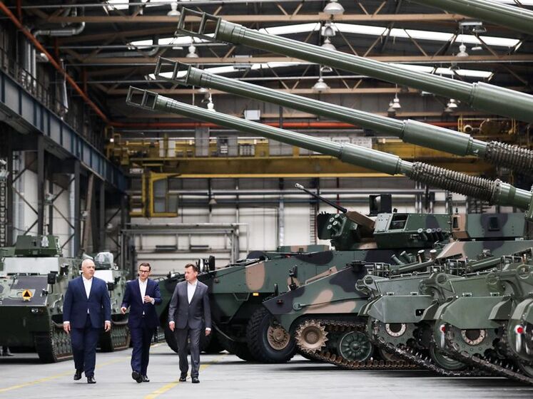 Премьер Польши объявил о подписании крупного контракта на поставки "важного на поле боя" оружия Украине
