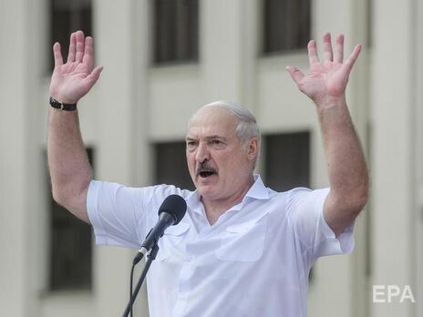 Лукашенко: Доводиться і на заході тримати збройні сили напоготові, і на півдні