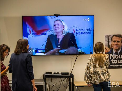 Партия Макрона лишилась большинства в парламенте Франции