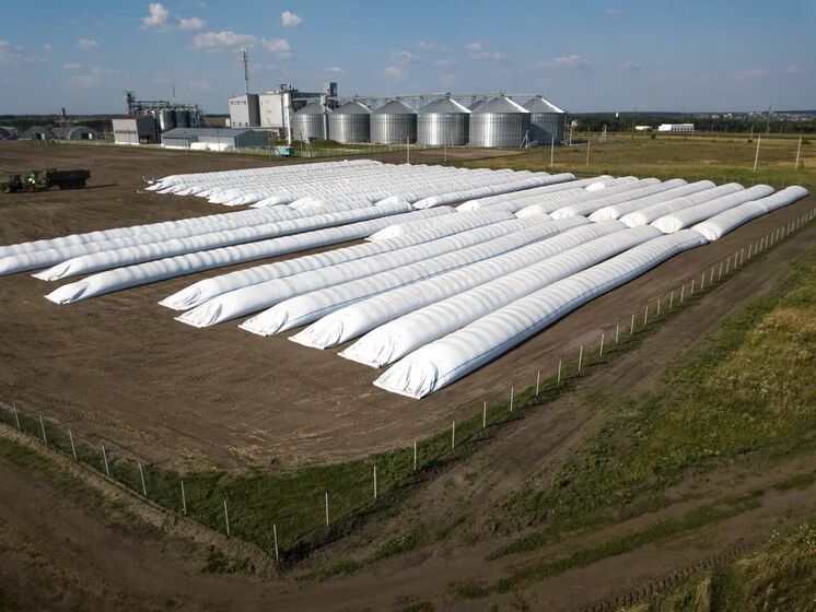 В Україну вже їдуть мобільні зерносховища від іноземних партнерів – Мінагрополітики