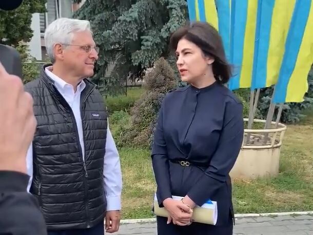 В Україну висловити "непохитну підтримку" прибув генпрокурор США, його візиту не анонсували