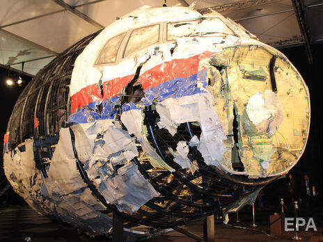 Boeing 777 рейсу MH17 було збито над Донбасом 2014 року
