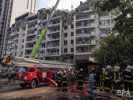 Авіаудар пошкодив дев'ятиповерховий житловий будинок та прилеглу інфраструктуру