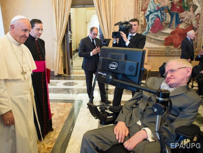 Папа римский благословил Хокинга на встрече в Ватикане
