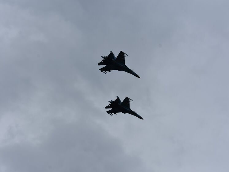 Ударна авіація ЗСУ знищила два склади з боєприпасами та спостережний пункт росіян