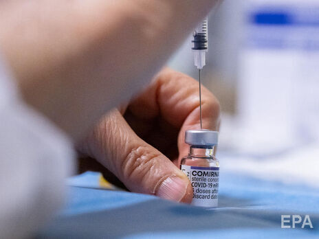 Вакцинацію проти COVID-19 в Україні розпочали в лютому 2021 року