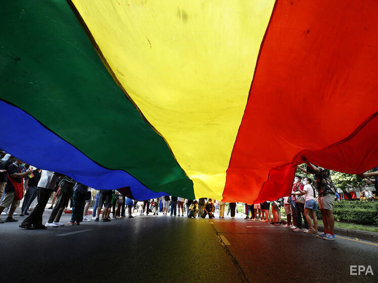 Петиція про легалізацію одностатевих шлюбів набрала понад 25 тис. голосів, тепер її має розглянути Зеленський