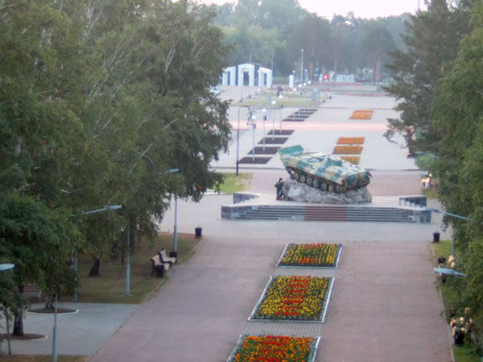 У Свердловській області на військовому пам'ятнику напис "Z" перетворили на "AZOV". Автора розшукує поліція