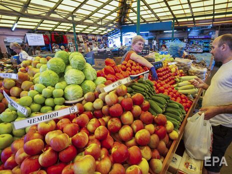 Через порушення ланцюгів постачання та подорожчання енергоносіїв зросли ціни навіть на сезонні овочі, фрукти та ягоди НБУ